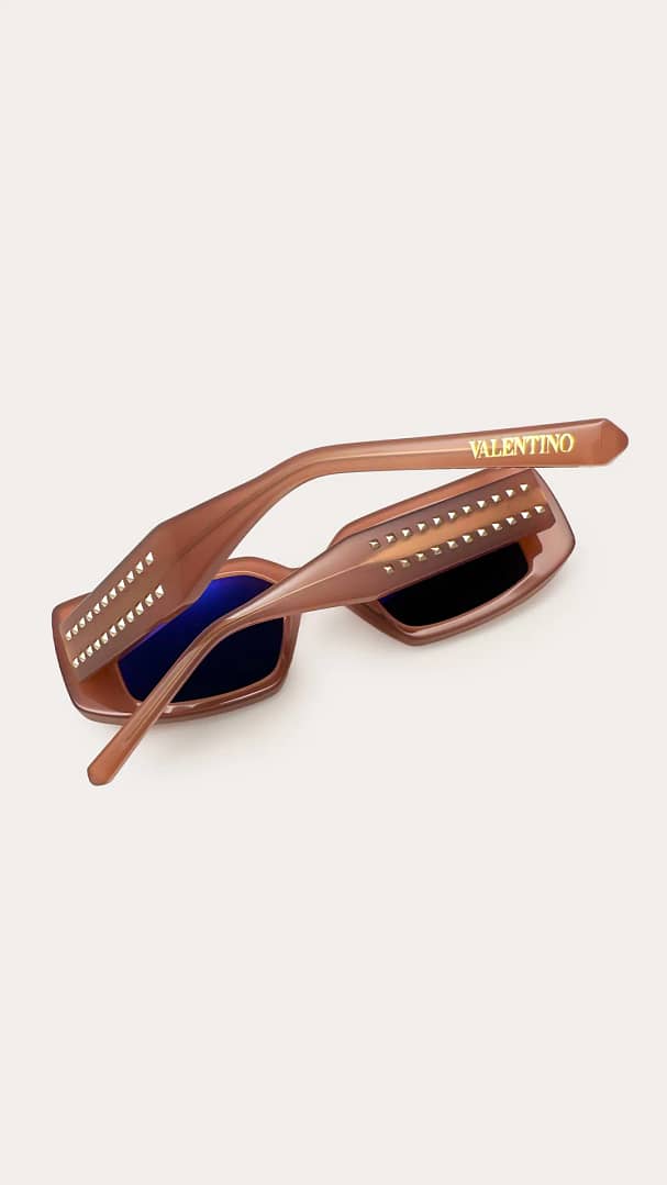 colore pantone 2025 mocha mousse valentino